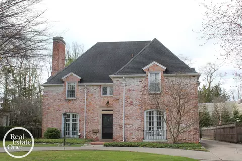 93 Moran, Grosse Pointe Farms, MI 48236