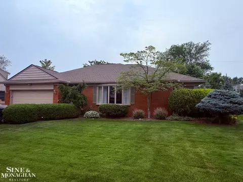 1090 S Renaud, Grosse Pointe Woods, MI 48236