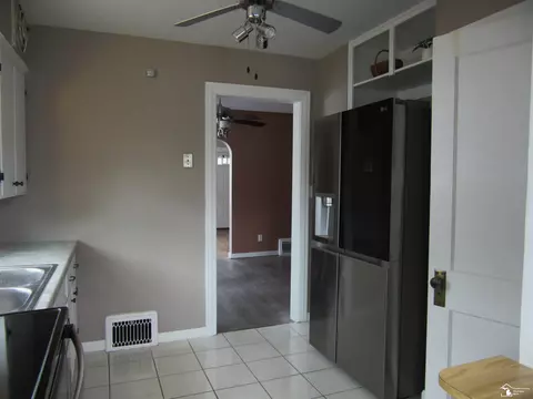 208 Maple, Monroe, MI 48162 photo 4