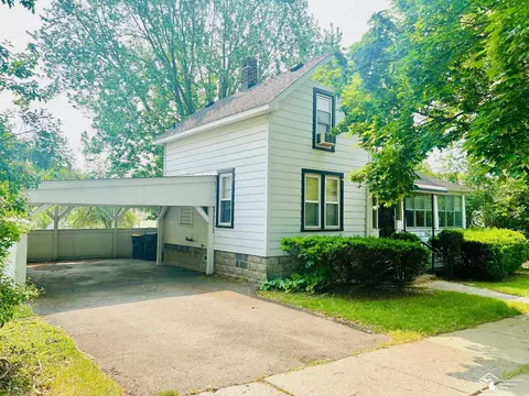 3421 3rd, Trenton, MI 48183