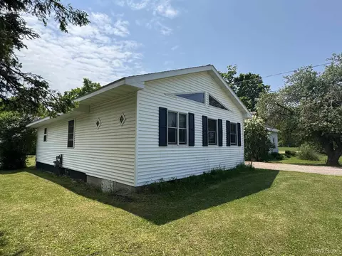 2711 M94, Eben Junction, MI 49825