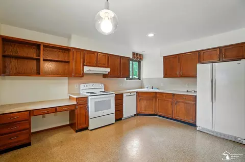Kitchen - 7658 Salter, Temperance, MI 48182 photo 1 of 4