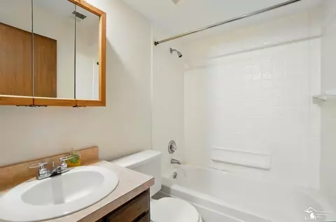 Bath - 7658 Salter, Temperance, MI 48182 photo 4 of 4
