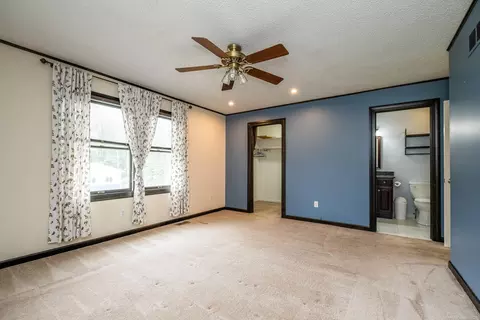 2126 Hartwick, Howell, MI 48855 photo 18