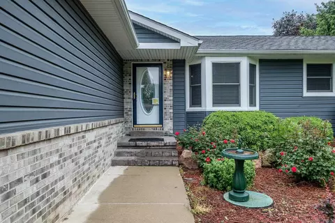 2126 Hartwick, Howell, MI 48855 photo 4