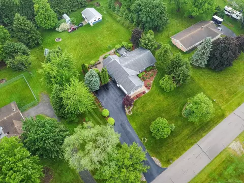 2126 Hartwick, Howell, MI 48855 photo 57