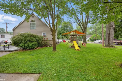 724 Columbia, Algonac, MI 48001 photo 5