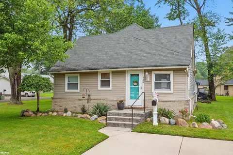 724 Columbia, Algonac, MI 48001 photo 2