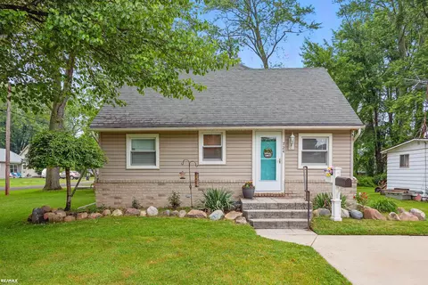 724 Columbia, Algonac, MI 48001