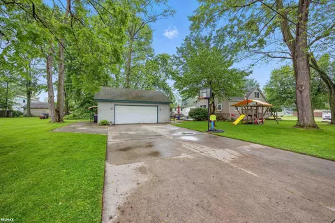 724 Columbia, Algonac, MI 48001 photo 28
