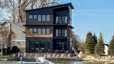 8676 Cherry Pt, Manitou Beach, MI 49253