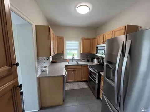Kitchen - 5304 E Dunbar, Monroe, MI 48161 photo 1 of 2