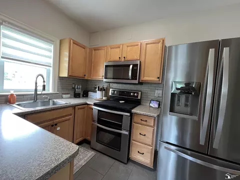 Kitchen - 5304 E Dunbar, Monroe, MI 48161 photo 2 of 2