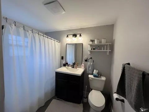 Bath - 5304 E Dunbar, Monroe, MI 48161 photo 3 of 3