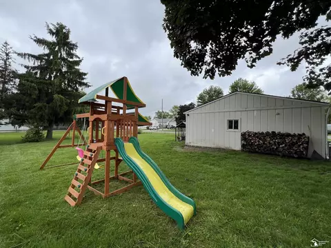 Exterior - 5304 E Dunbar, Monroe, MI 48161 photo 5 of 8