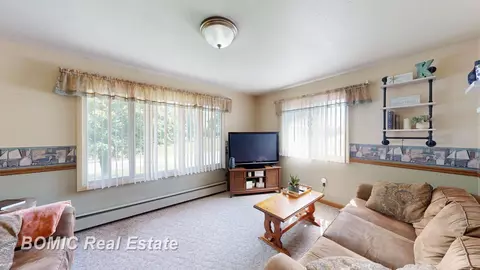 Living - 5612 Jay, Vassar, MI 48768 photo 2 of 5