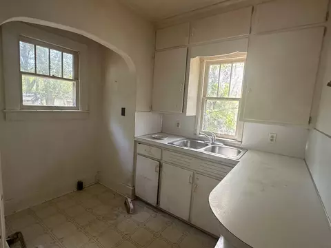 2020 Cartier, Flint, MI 48504 photo 6