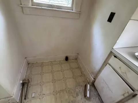 2020 Cartier, Flint, MI 48504 photo 7