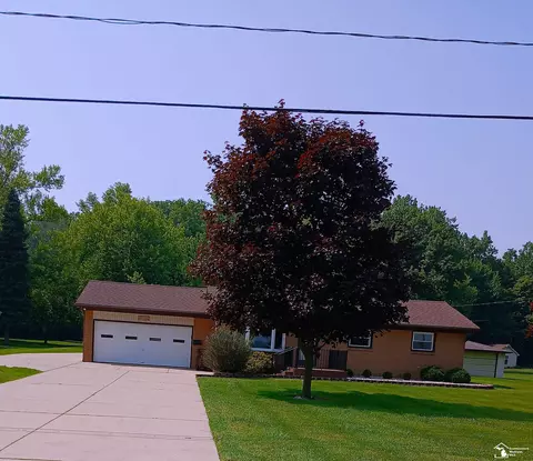 12363 Laginess, La Salle, MI 48145