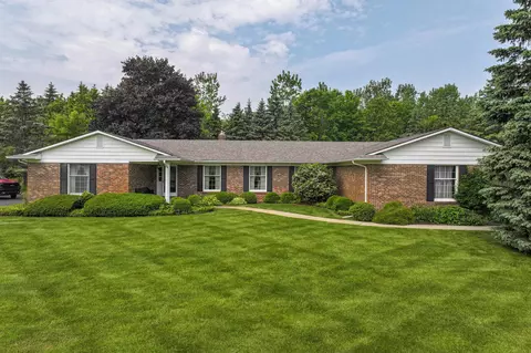 9374 Oakmont, Grand Blanc, MI 48439