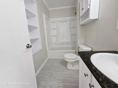 Bath - 3705 Gratiot, Flint, MI 48503 photo 1 of 3