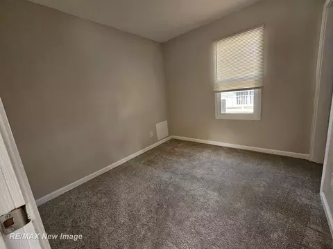 Bedroom - 3705 Gratiot, Flint, MI 48503 photo 4 of 6