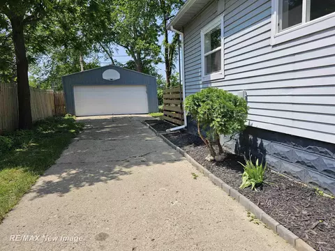 Exterior - 3705 Gratiot, Flint, MI 48503 photo 4 of 4