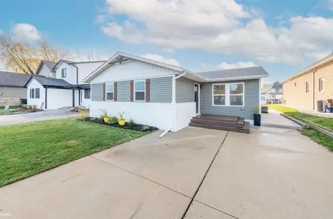 38228 Huron Pointe, Harrison Township, MI 48045