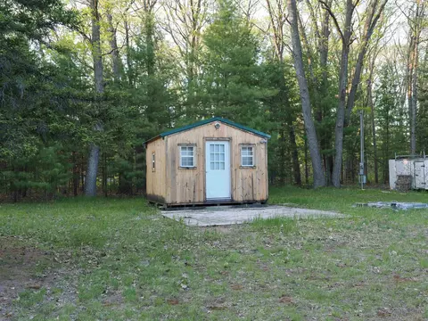 Nnn W Birch, Higgins Lake, MI 48653