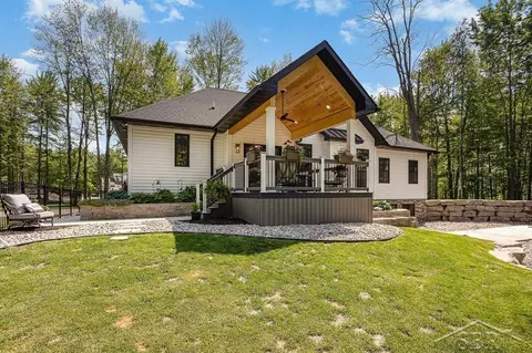 3645 E Douglas, Midland, MI 48642 photo 8