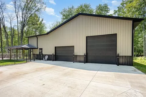 3645 E Douglas, Midland, MI 48642 photo 12