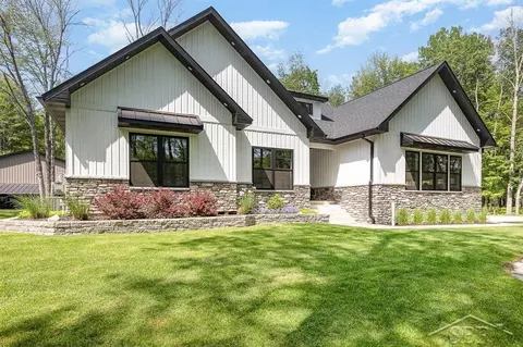 3645 E Douglas, Midland, MI 48642 photo 4