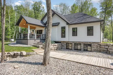 3645 E Douglas, Midland, MI 48642 photo 5