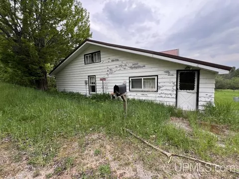 n7359 East City Limits Road, Munising, MI 49862