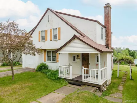 14 N Seventh, Iron River, MI 49935