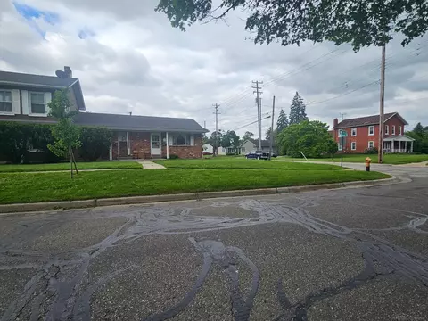 Exterior - 708 E Front, Monroe, MI 48161 photo 6 of 11