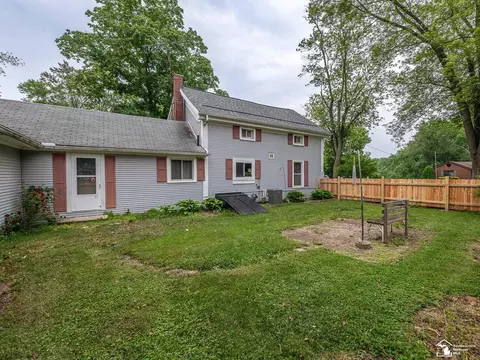 Exterior - 380 E Riv, Deerfield, MI 49238 photo 3 of 9