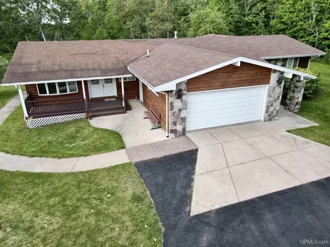 15402 County Road 402, Newberry, MI 49868