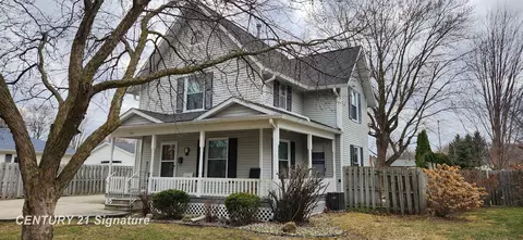 632 S Chapman, Chesaning, MI 48616