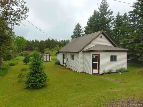 104 Willow, Ewen, MI 49925