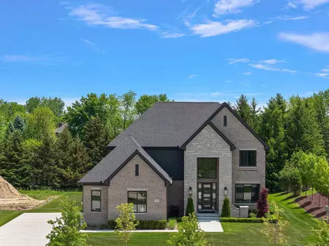 57032 Veridian Blvd, Washington Township, MI 48094