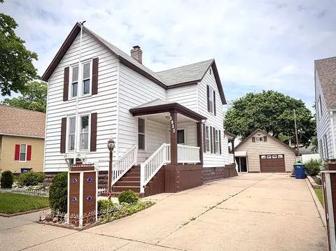 1911 Columbus, Bay City, MI 48708