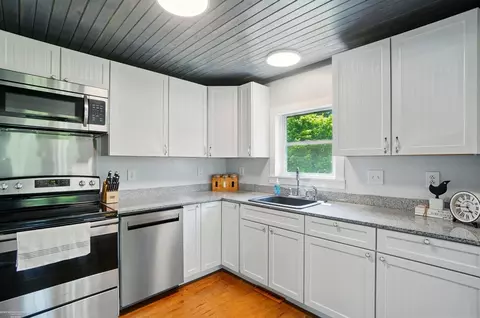 Kitchen - 1634 Monroe, Carleton, MI 48117 photo 2 of 5