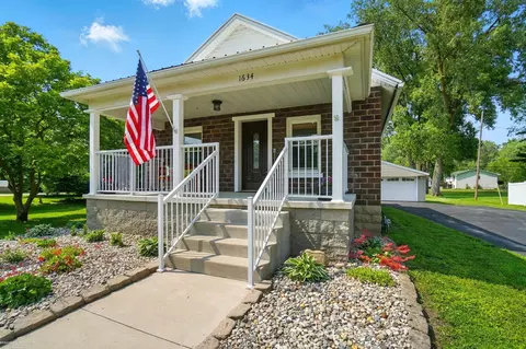 1634 Monroe, Carleton, MI 48117