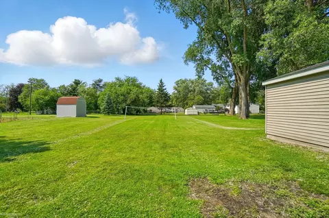 Exterior - 1634 Monroe, Carleton, MI 48117 photo 10 of 11