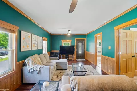 Living - 1634 Monroe, Carleton, MI 48117 photo 3 of 5