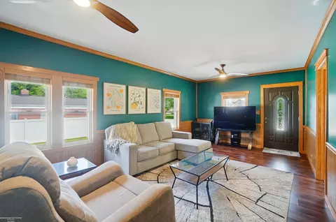 Living - 1634 Monroe, Carleton, MI 48117 photo 2 of 5