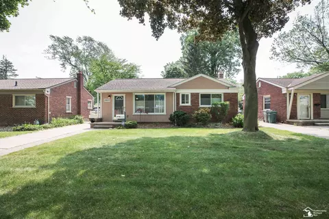 2601 Pelham, Dearborn, MI 48124