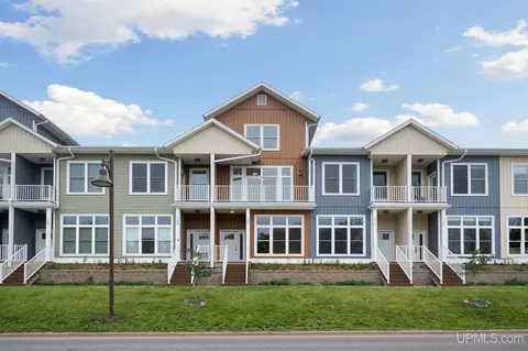 780 S Lakeshore #A+/6, Marquette, MI 49855