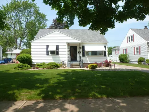 1913 33rd, Bay City, MI 48708
